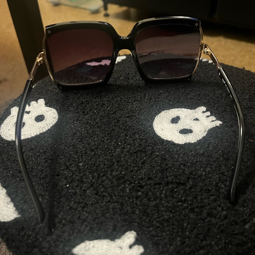 Square glasses - Picture 2 of 2